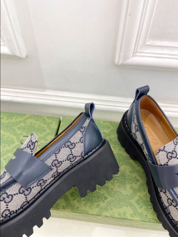 Gucci Jordaan Blue Embroidered Leather Loafer – GL078 - Image 3