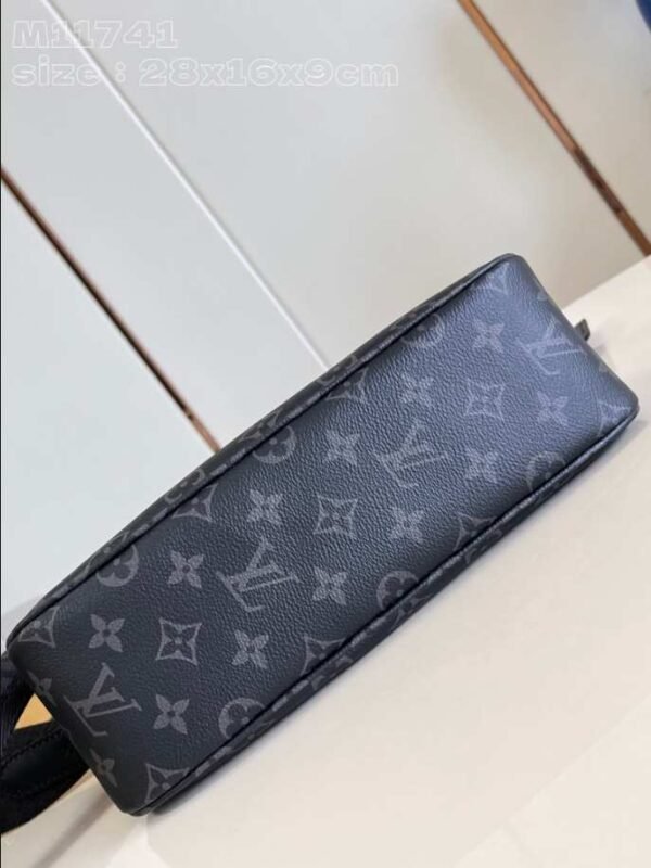 Louis Vuitton Montsouris Wearable Black Wallet  - LW135 - Image 3