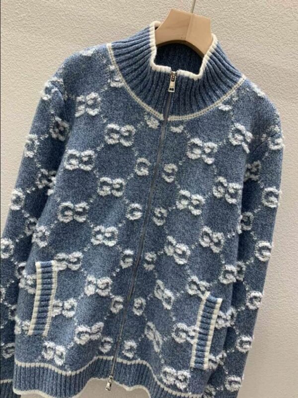 GUCCI Bouclé Stitch Jacquard Blue Knitwear – GCK054 - Image 3