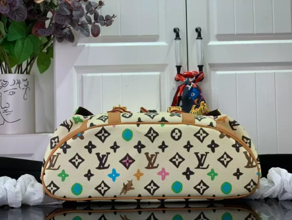 LV Christopher MM Backpack in Vanilla Monogram Craggy Coated Canvas - LW186 - Image 7