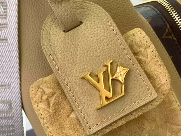 LV Hobo Cargo Bag in Beige Cowhide Leather and Monogram Coated Canvas - LW167 - Image 4