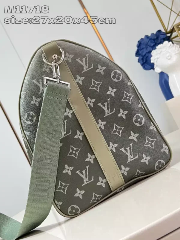 LV Keepall Bandoulière 45 in Khaki Monogram Gradient Canvas - LW178 - Image 3