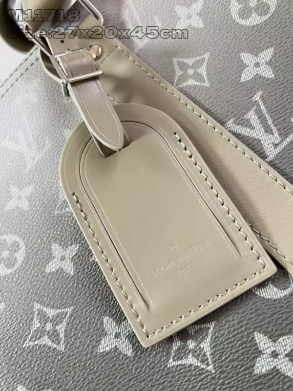 LV Keepall Bandoulière 45 in Khaki Monogram Gradient Canvas - LW178 - Image 4