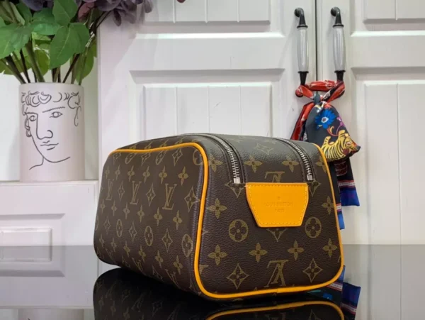 Louis Vuitton Dopp Kit Borneo Yelow Monogram Macassar Canvas Bag - LW145 - Image 3