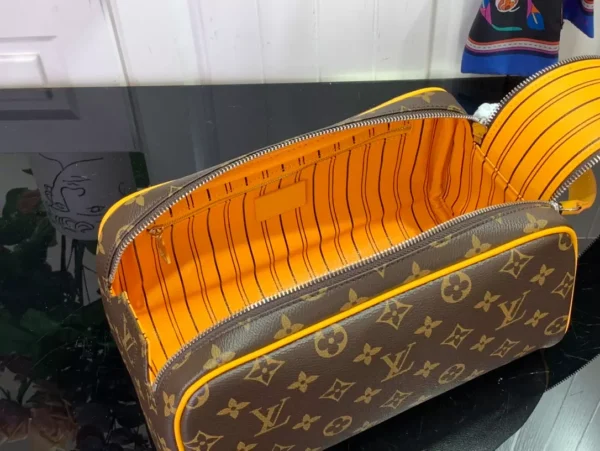 Louis Vuitton Dopp Kit Borneo Yelow Monogram Macassar Canvas Bag - LW145 - Image 10