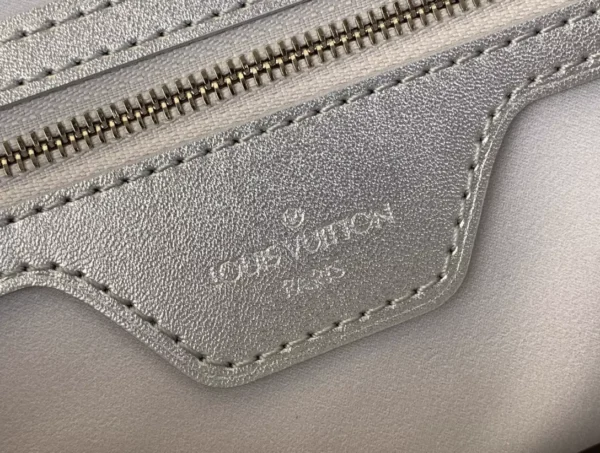 Louis Vuitton Keepall Bandoulière 45 - LW195 - Image 10