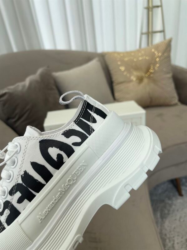 ALEXANDER MCQUEEN GRAFFITI TREAD SLICK LOW-TOP SNEAKERS – ALD033 - Image 5