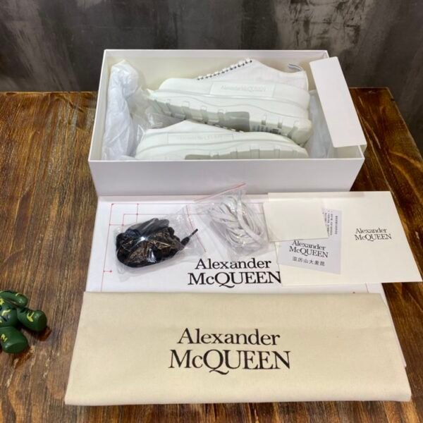 ALEXANDER MCQUEEN TREAD SLICK LOW TOP SNEAKER – ALD011 - Image 8