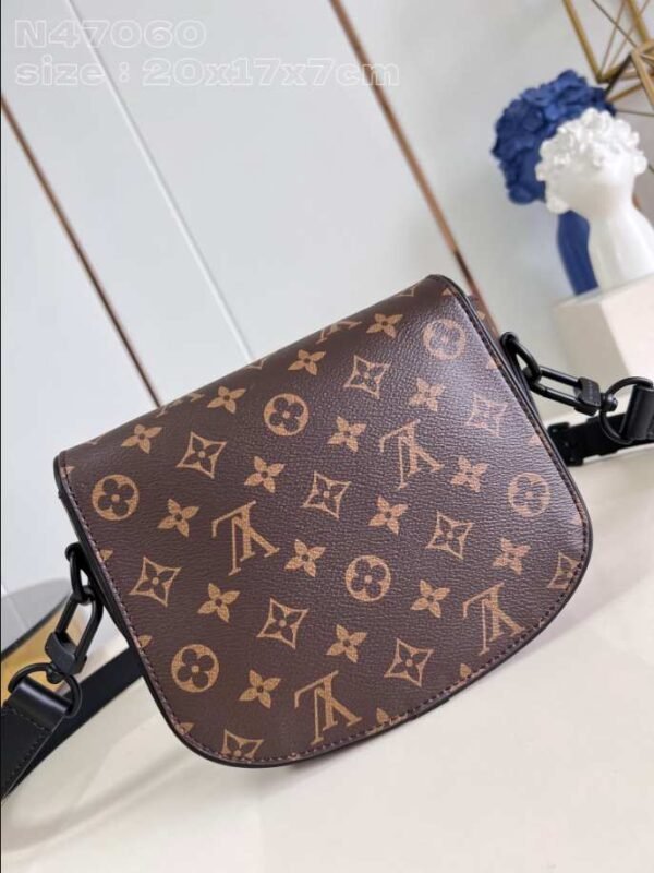 Louis Vuitton Montsouris Messenger PM Noir Bag - LW134 - Image 4