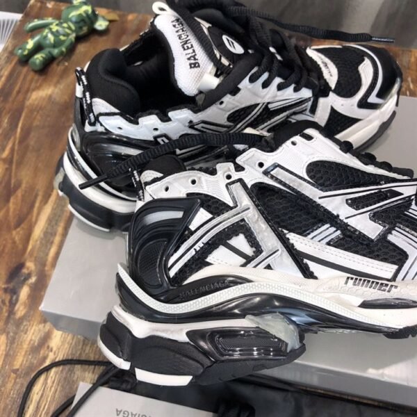 BALENCIAGA RUNNER SNEAKERS IN BLACK AND WHITE MESH AND NYLON – BLA008 - Image 5