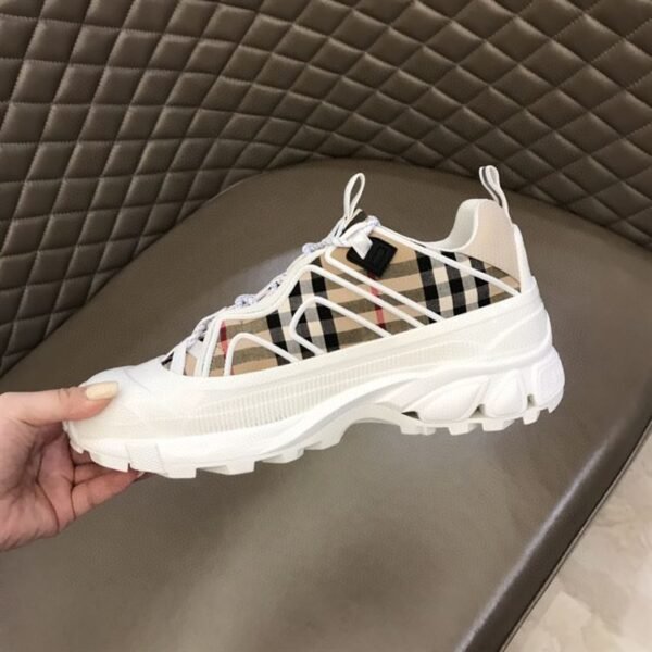 BURBERRY ARTHUR VINTAGE CHECK LOW-TOP SNEAKERS – BBR022 - Image 5