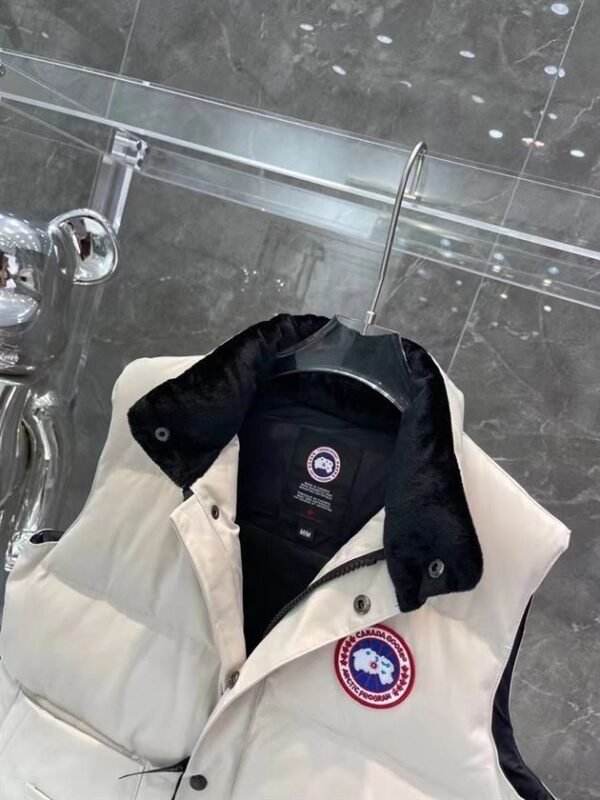 CANADA GOOSE FREESTYLE QUILTED ARTIC-TECH GILET – CN10 - Image 6