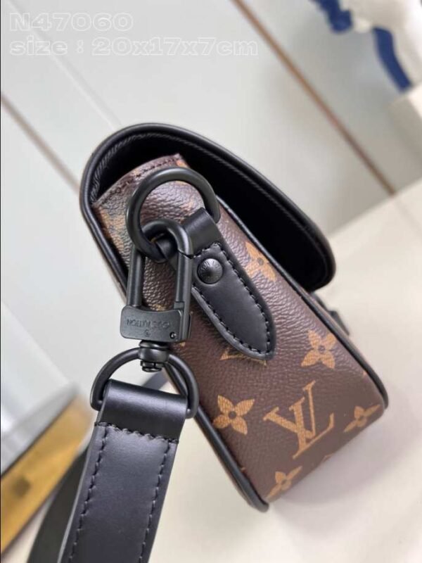 Louis Vuitton Montsouris Messenger PM Noir Bag - LW134 - Image 2