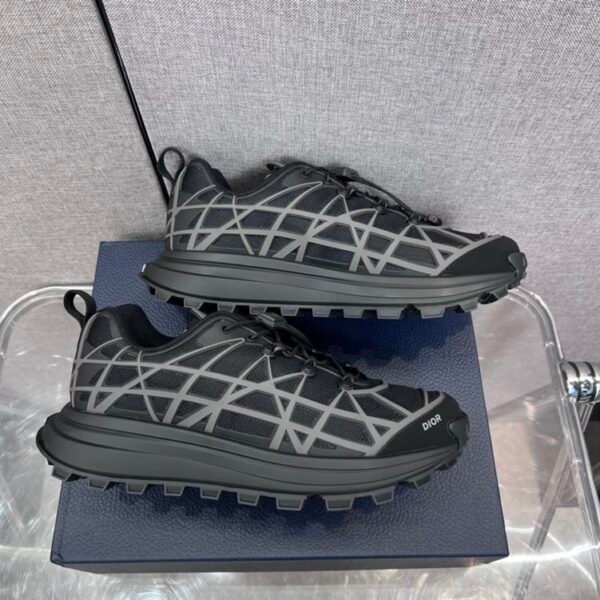 DIOR B31 RUNNER SNEAKER BLACK – DO095 - Image 4