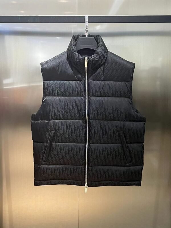 DIOR OBLIQUE SLEEVELESS DOWN JACKET – DRC012