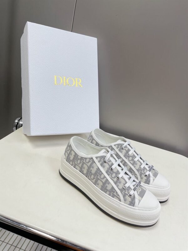 DIOR WALK'N'DIOR SNEAKER – DO124 - Image 2