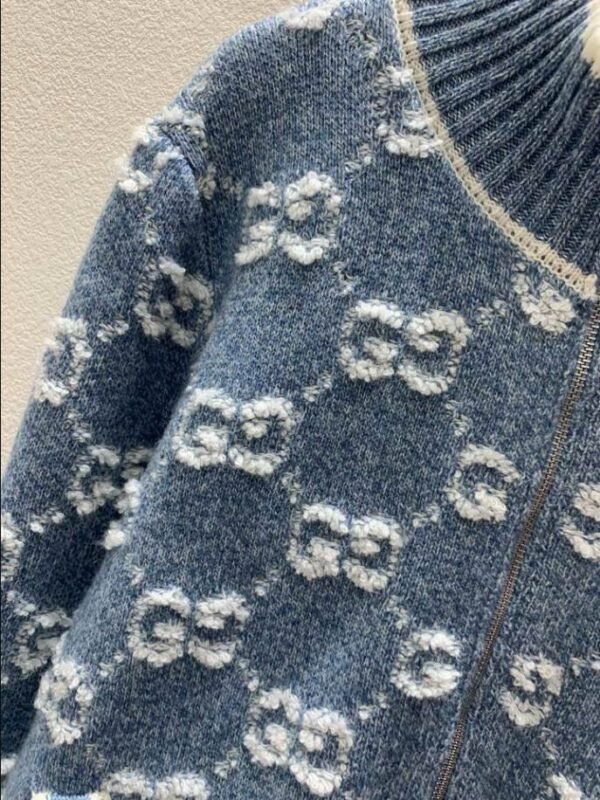GUCCI Bouclé Stitch Jacquard Blue Knitwear – GCK054 - Image 4