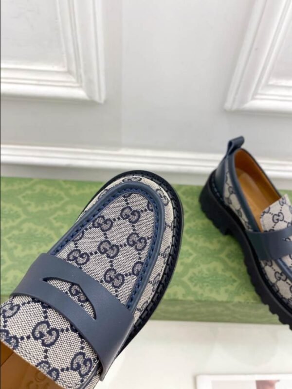 Gucci Jordaan Blue Embroidered Leather Loafer – GL078 - Image 2