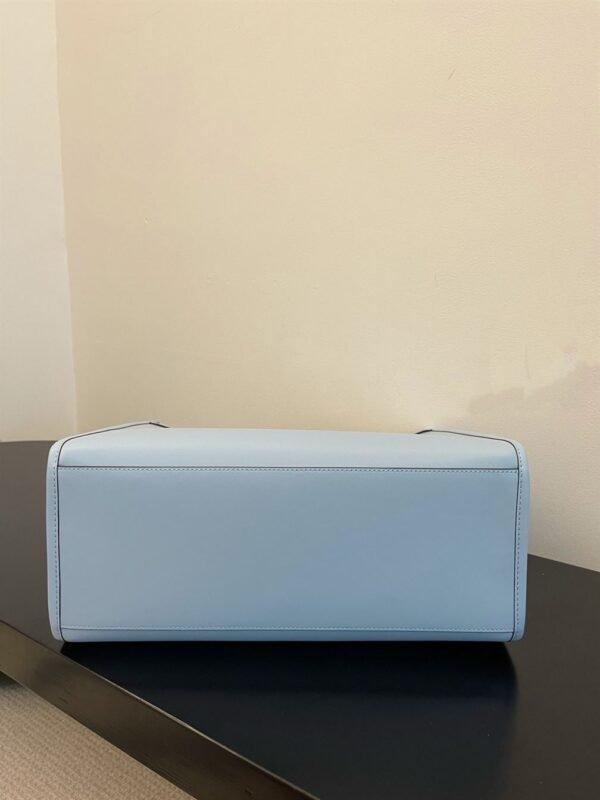 FENDI SUNSHINE MEDIUM LIGHT BLUE LEATHER SHOPPER - F021 - Image 5