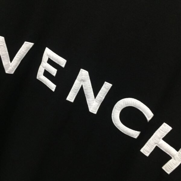 GIVENCHY 4G EMBROIDERED SLIM FIT T-SHIRT IN BLACK – GTS005 - Image 5
