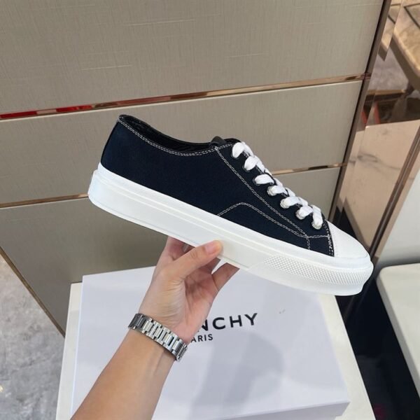 GIVENCHY SNEAKERS CITY IN GRAINED LEATHER – GVC014 - Image 4