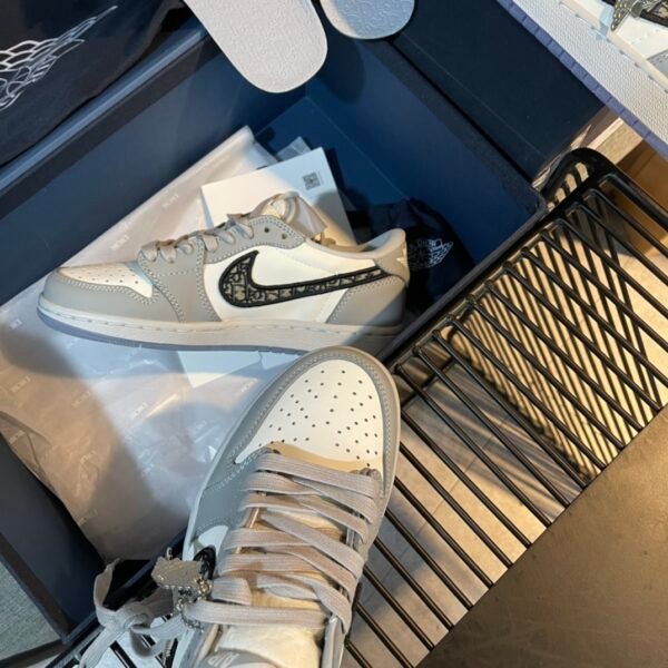 JORDAN 1 RETRO LOW DIOR – DO094 - Image 5
