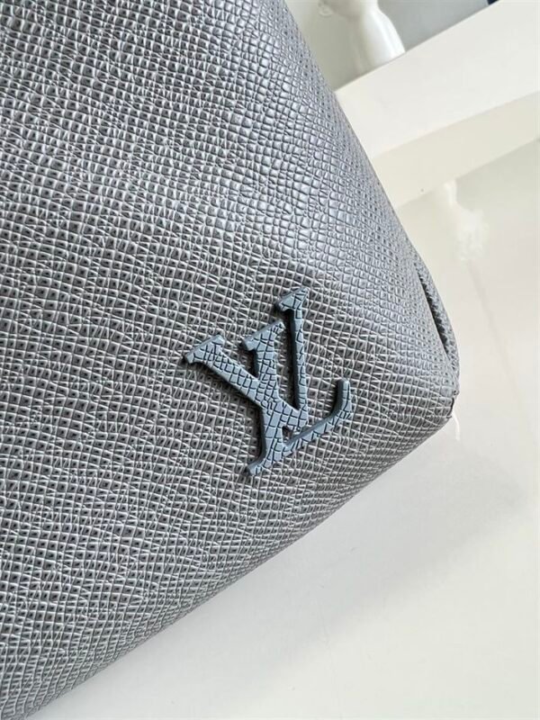 LOUIS VUITTON AVENUE SLING BAG TAIGA - LVB029 - Image 8