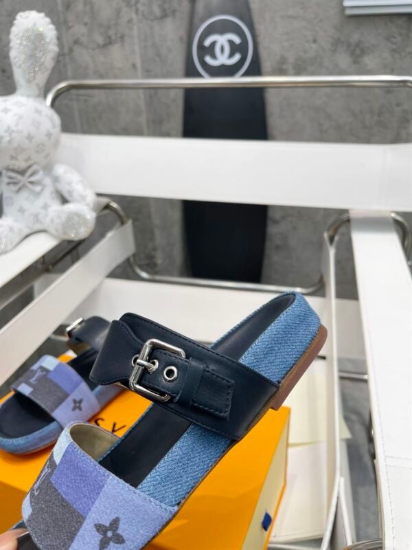 LOUIS VUITTON BOM DIA FLAT MULE – LVSD038 - Image 4