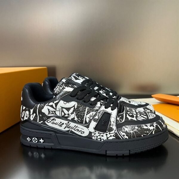 LOUIS VUITTON LV TRAINER COMIC MOTIFS BLACK WHITE – LVS146 - Image 6