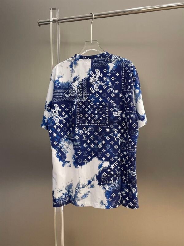 LOUIS VUITTON MONOGRAM BANDANA PRINTED T-SHIRT BLUE WHITE – LVTS045 - Image 3