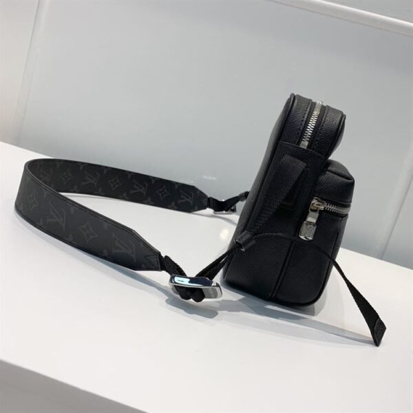 LOUIS VUITTON OUTDOOR MESSENGER - LVB018 - Image 4
