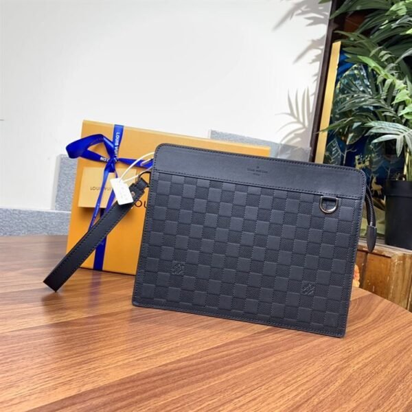 LOUIS VUITTON POCHETTE VOYAGE WALLET - WLV041