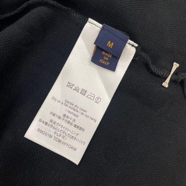 LOUIS VUITTON SIGNATURE 3D POCKET MONOGRAM T-SHIRT – LVTS048 - Image 7