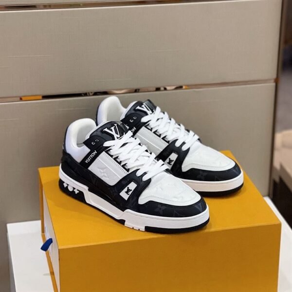 LOUIS VUITTON TRAINER WHITE BLACK WHITE – LVS018 - Image 6
