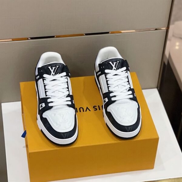 LOUIS VUITTON TRAINER WHITE BLACK WHITE – LVS018 - Image 8