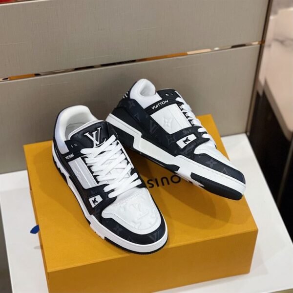 LOUIS VUITTON TRAINER WHITE BLACK WHITE – LVS018 - Image 2