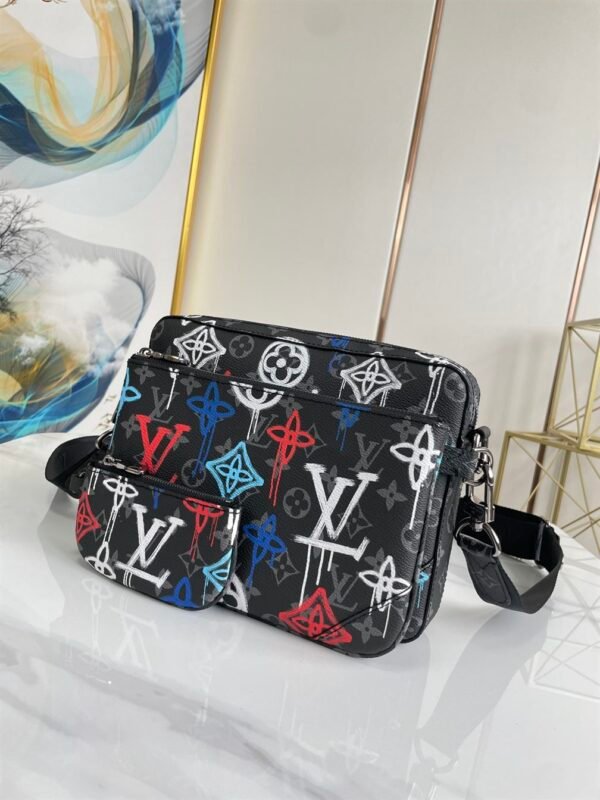 LOUIS VUITTON TRIO MESSENGER BAG -  LVB066 - Image 4