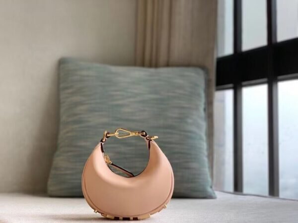 NANO FENDYGRAPHY PINK LEATHER CHARM - F035